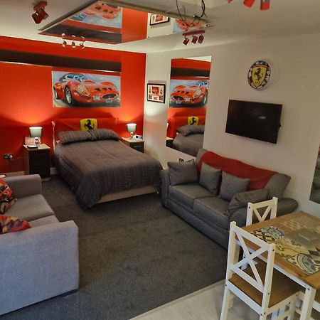 Joiners Arms - Studio Apartments Market Drayton Exteriör bild