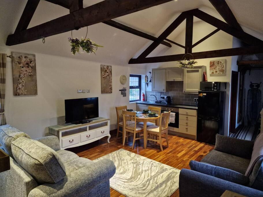 Joiners Arms - Studio Apartments Market Drayton Exteriör bild