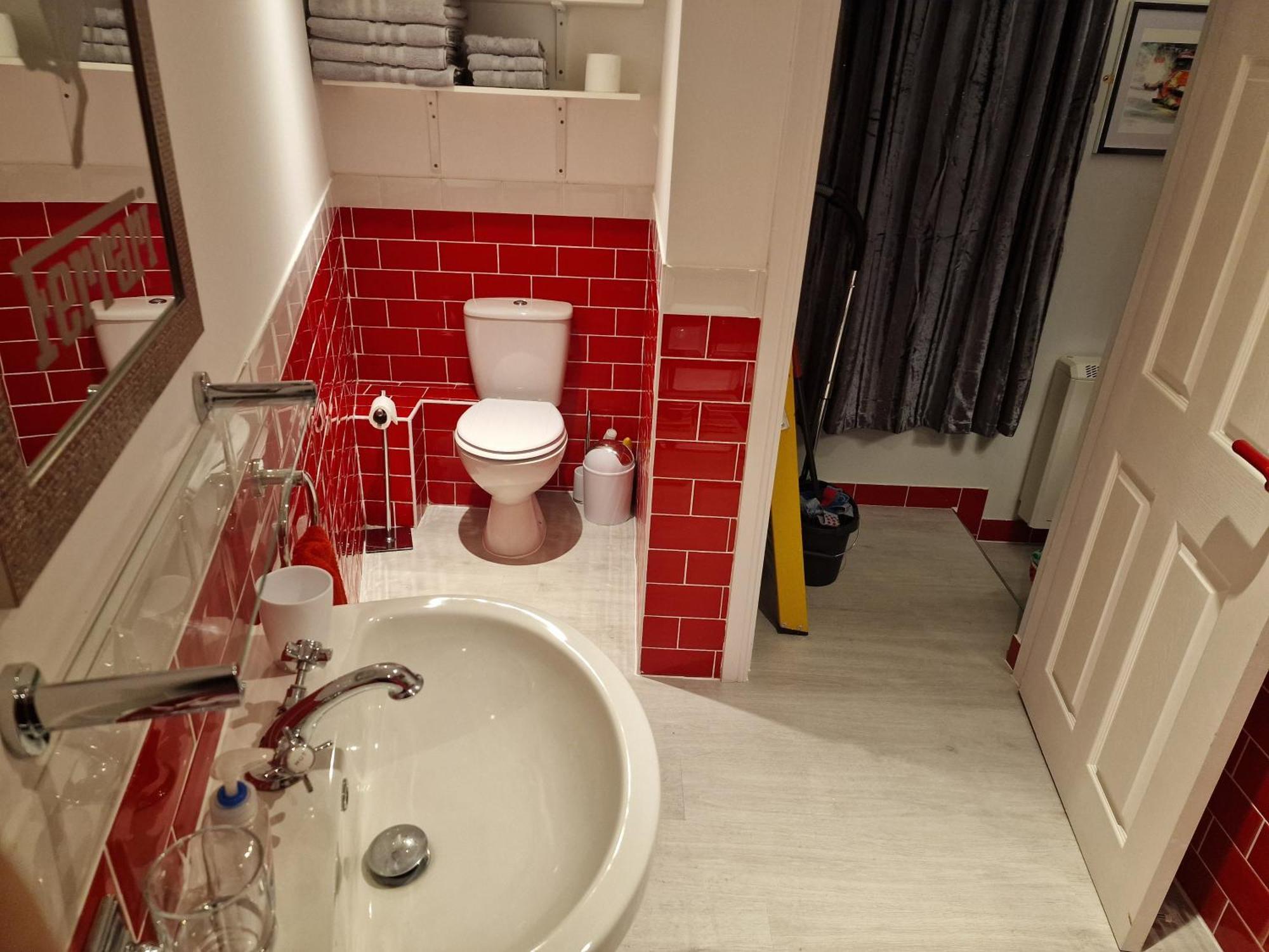 Joiners Arms - Studio Apartments Market Drayton Exteriör bild